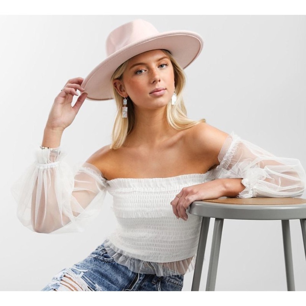 🎩🗝️ NWT $49 Evolutionary Smocked Crop Top